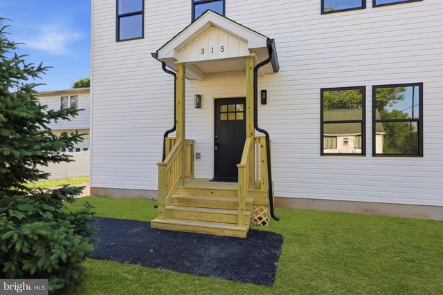 315 WESTMINSTER AVE, Bristol, PA 19007