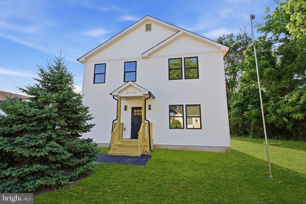 315 WESTMINSTER AVE, Bristol, PA 19007