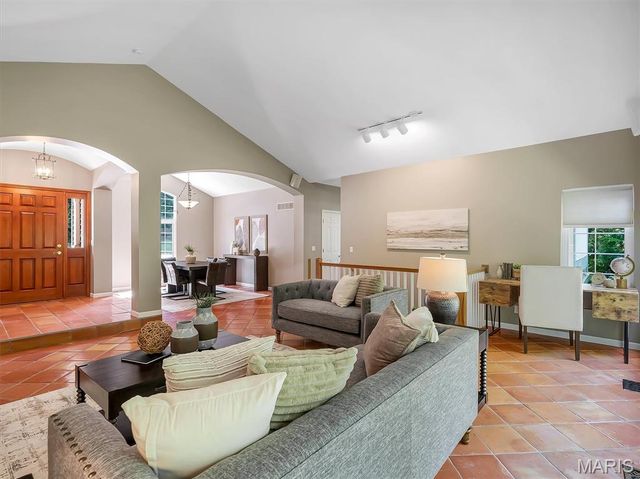 8767 John McKeever Road, Pacific, MO 63069