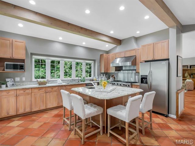 8767 John McKeever Road, Pacific, MO 63069