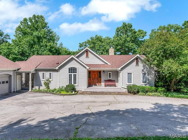8767 John McKeever Road, Pacific, MO 63069