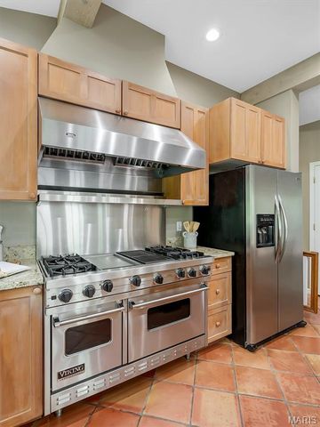 8767 John McKeever Road, Pacific, MO 63069