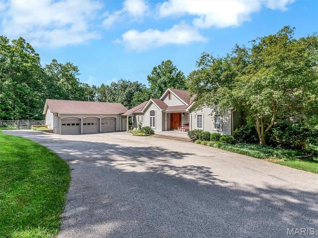 8767 John McKeever Road, Pacific, MO 63069