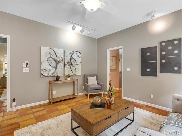 8767 John McKeever Road, Pacific, MO 63069