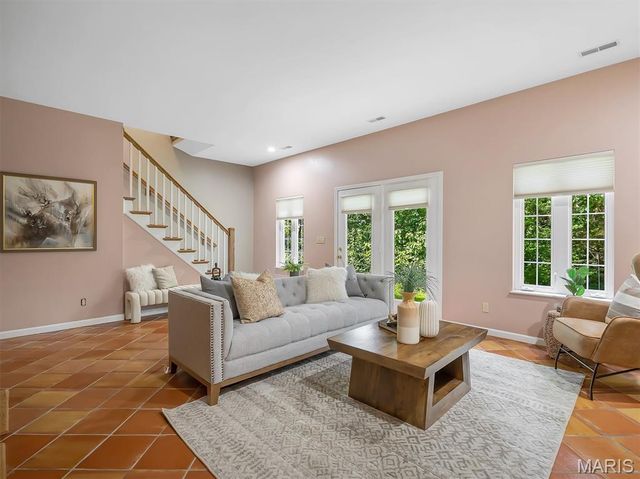 8767 John McKeever Road, Pacific, MO 63069