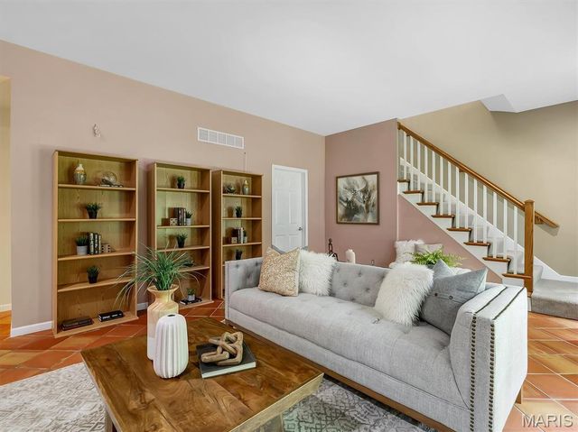 8767 John McKeever Road, Pacific, MO 63069