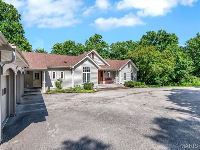 8767 John McKeever Road, Pacific, MO 63069