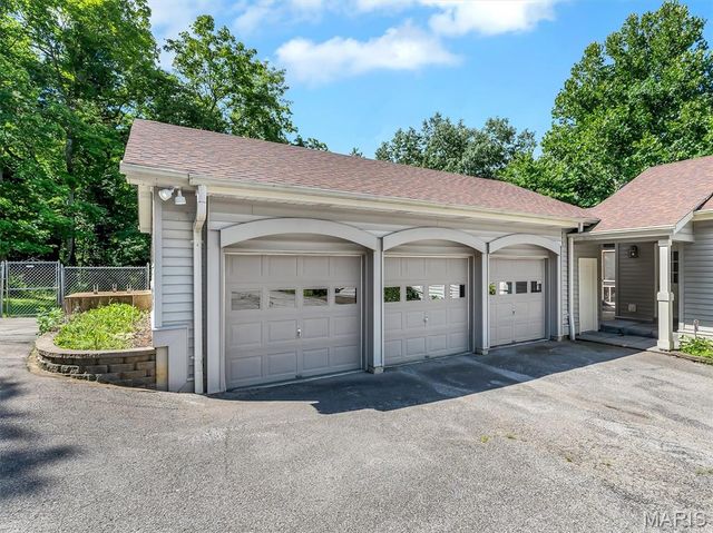 8767 John McKeever Road, Pacific, MO 63069