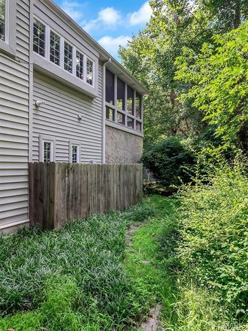 8767 John McKeever Road, Pacific, MO 63069