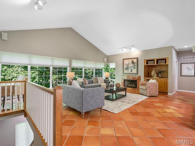 8767 John McKeever Road, Pacific, MO 63069