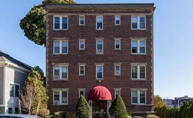 15 Governors Ave 19, Medford, MA 02155