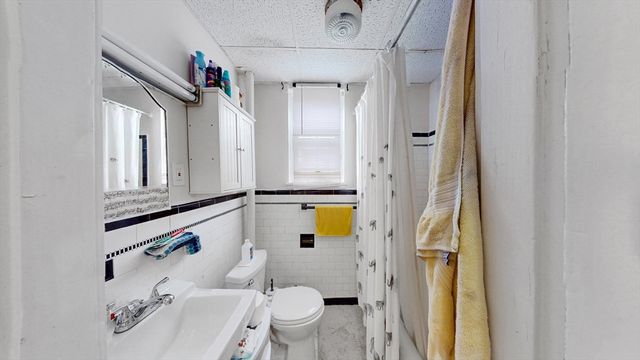 15 Governors Ave 19, Medford, MA 02155