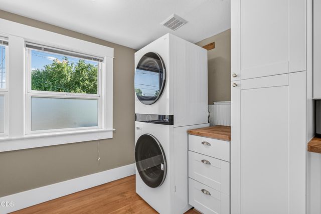 311 B Street, Ashland, OR 97520