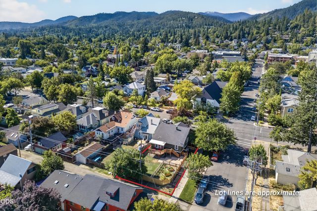311 B Street, Ashland, OR 97520