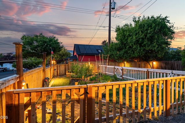 311 B Street, Ashland, OR 97520