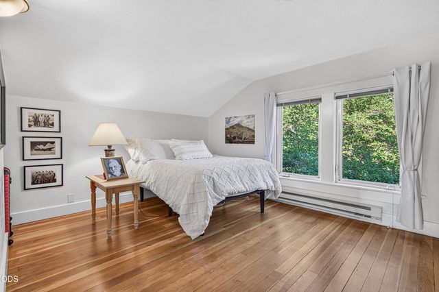 311 B Street, Ashland, OR 97520