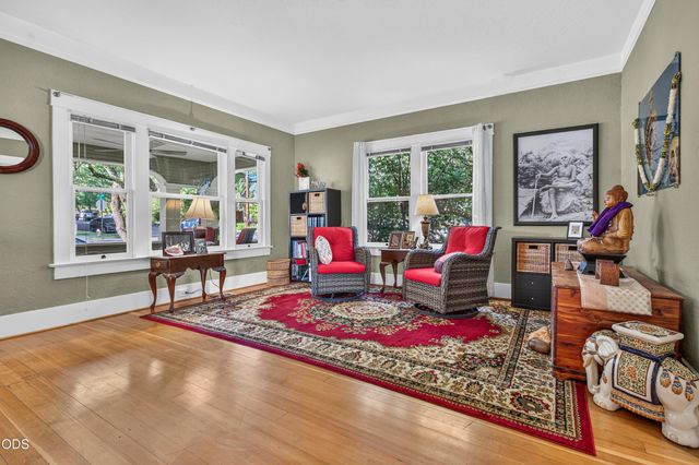 311 B Street, Ashland, OR 97520