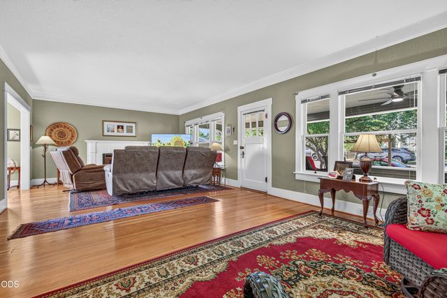 311 B Street, Ashland, OR 97520