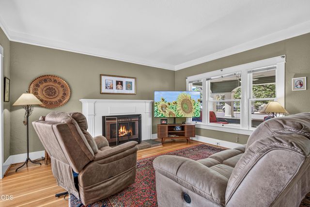 311 B Street, Ashland, OR 97520