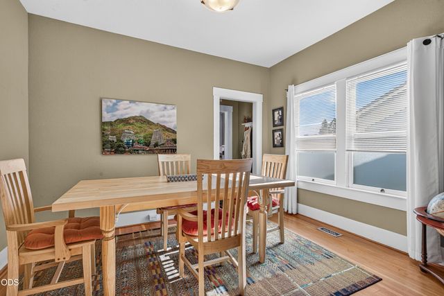 311 B Street, Ashland, OR 97520