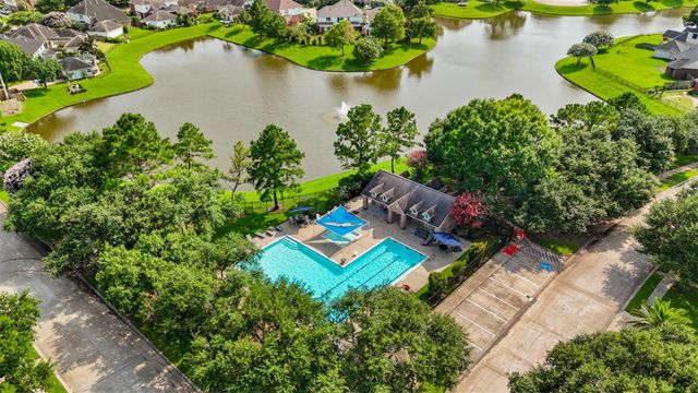 3406 Castle Pond Court, Pearland, TX 77584