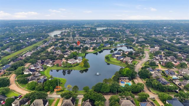 3406 Castle Pond Court, Pearland, TX 77584