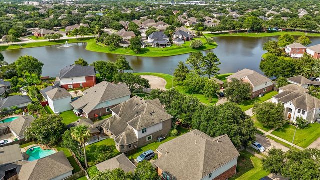 3406 Castle Pond Court, Pearland, TX 77584