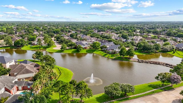 3406 Castle Pond Court, Pearland, TX 77584