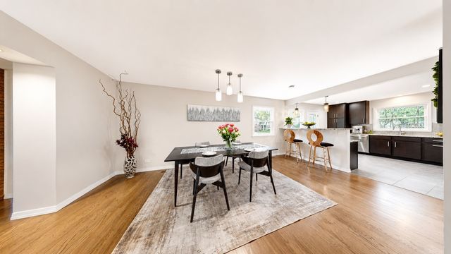 530 Princeton Lane, Deerfield, IL 60015