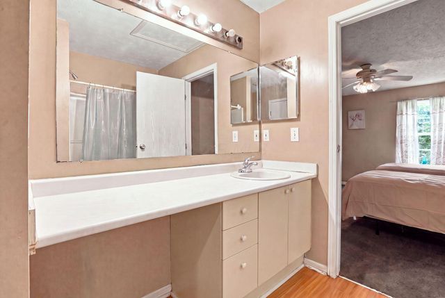 4649 Hobson Drive, 12C, Columbus, OH 43228