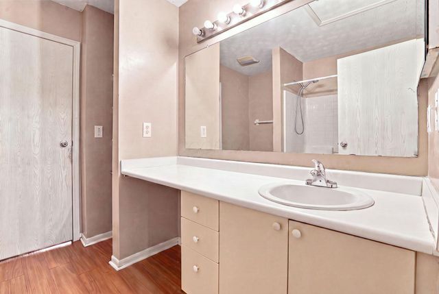 4649 Hobson Drive, 12C, Columbus, OH 43228