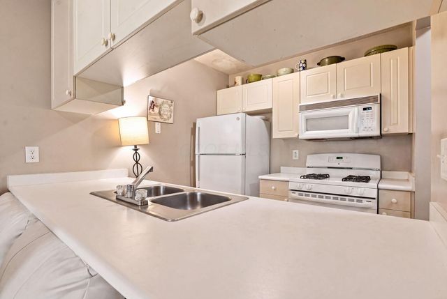 4649 Hobson Drive, 12C, Columbus, OH 43228