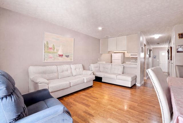 4649 Hobson Drive, 12C, Columbus, OH 43228