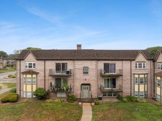 104 Oak Lane 12, Brockton, MA 02301