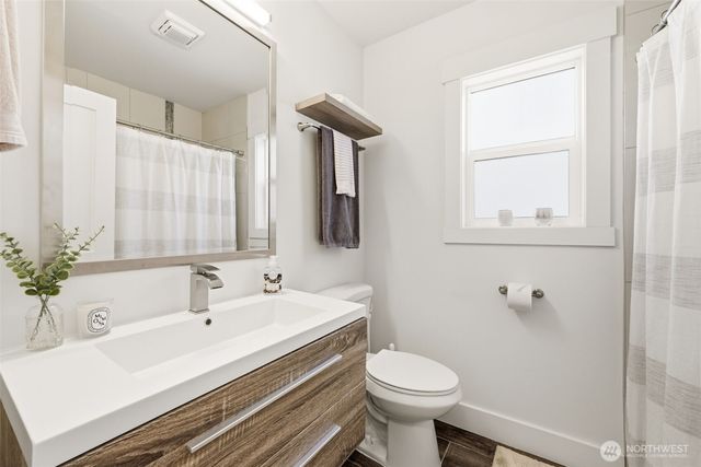 1070 25th Avenue E, Seattle, WA 98112