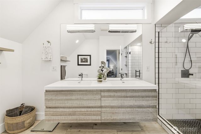 1070 25th Avenue E, Seattle, WA 98112