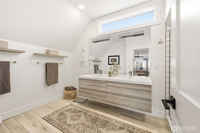 1070 25th Avenue E, Seattle, WA 98112