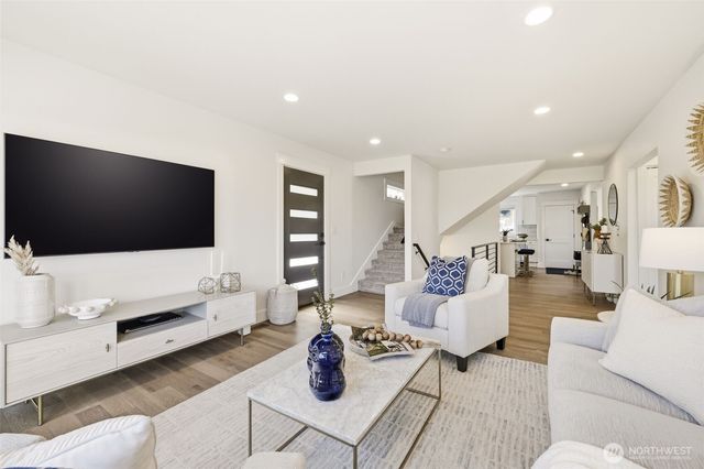 1070 25th Avenue E, Seattle, WA 98112