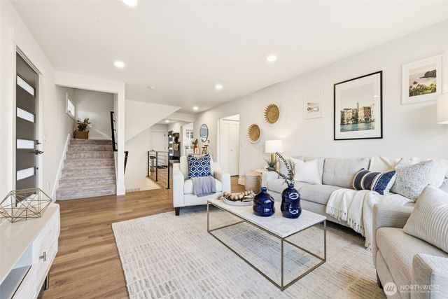 1070 25th Avenue E, Seattle, WA 98112