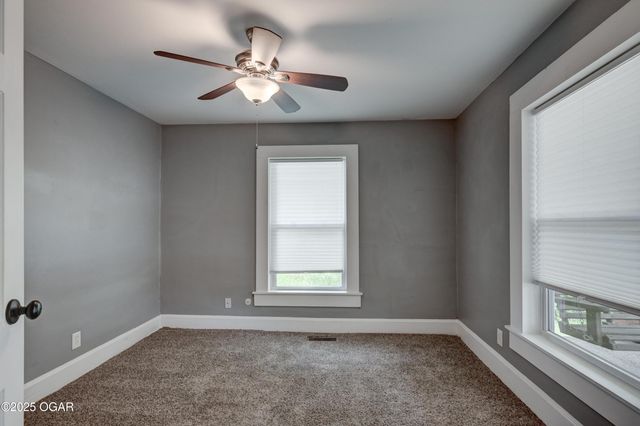 2130 S Moffet Avenue, Joplin, MO 64804