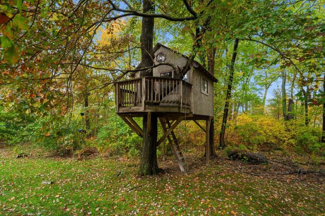 3 Buchan Rd, Andover, MA 01810