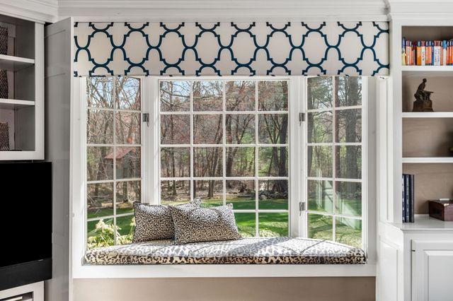 3 Buchan Rd, Andover, MA 01810