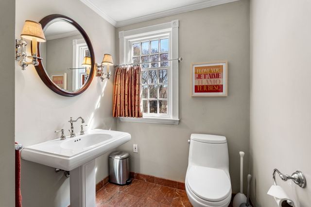 3 Buchan Rd, Andover, MA 01810