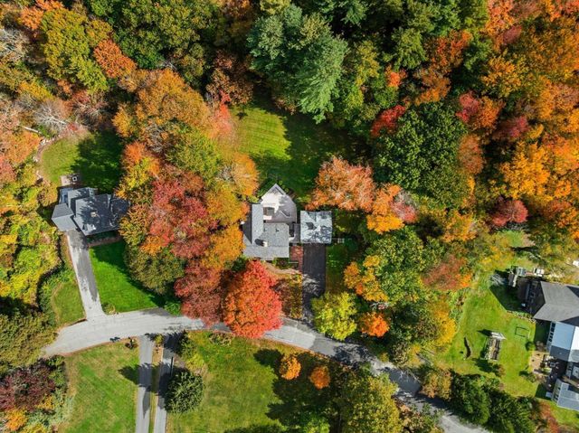 3 Buchan Rd, Andover, MA 01810
