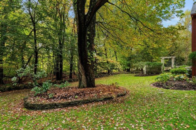 3 Buchan Rd, Andover, MA 01810