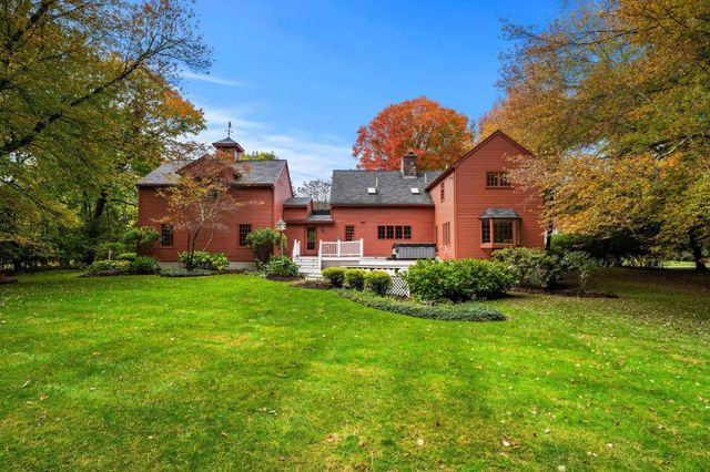 3 Buchan Rd, Andover, MA 01810