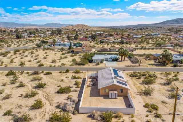 6752 Manzanita Avenue, 29 Palms, CA 92277