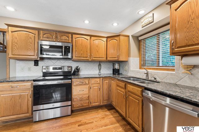 9512 Club House Circle, Plattsmouth, NE 68048