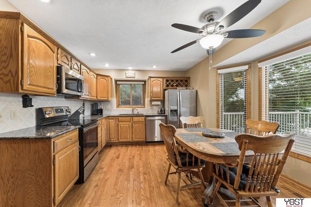 9512 Club House Circle, Plattsmouth, NE 68048