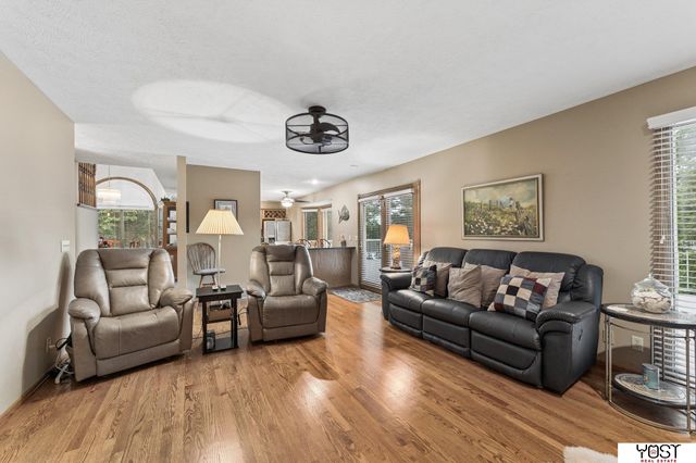 9512 Club House Circle, Plattsmouth, NE 68048